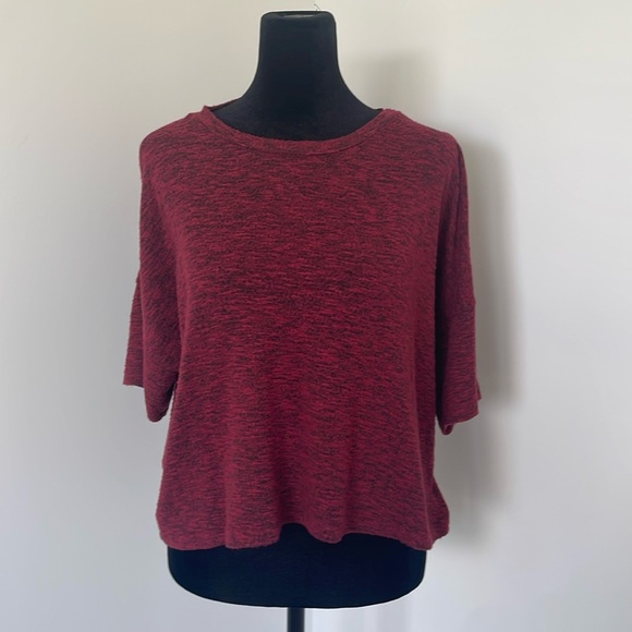 Michelle USA Tops - Michelle USA Maroon Cold Shoulder Short Sleeve Top Size Small